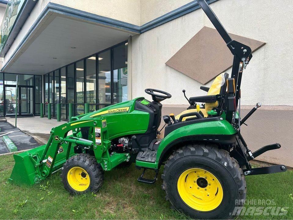 John Deere 2025R جرارات مدمجة