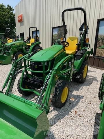 John Deere 2025R جرارات مدمجة