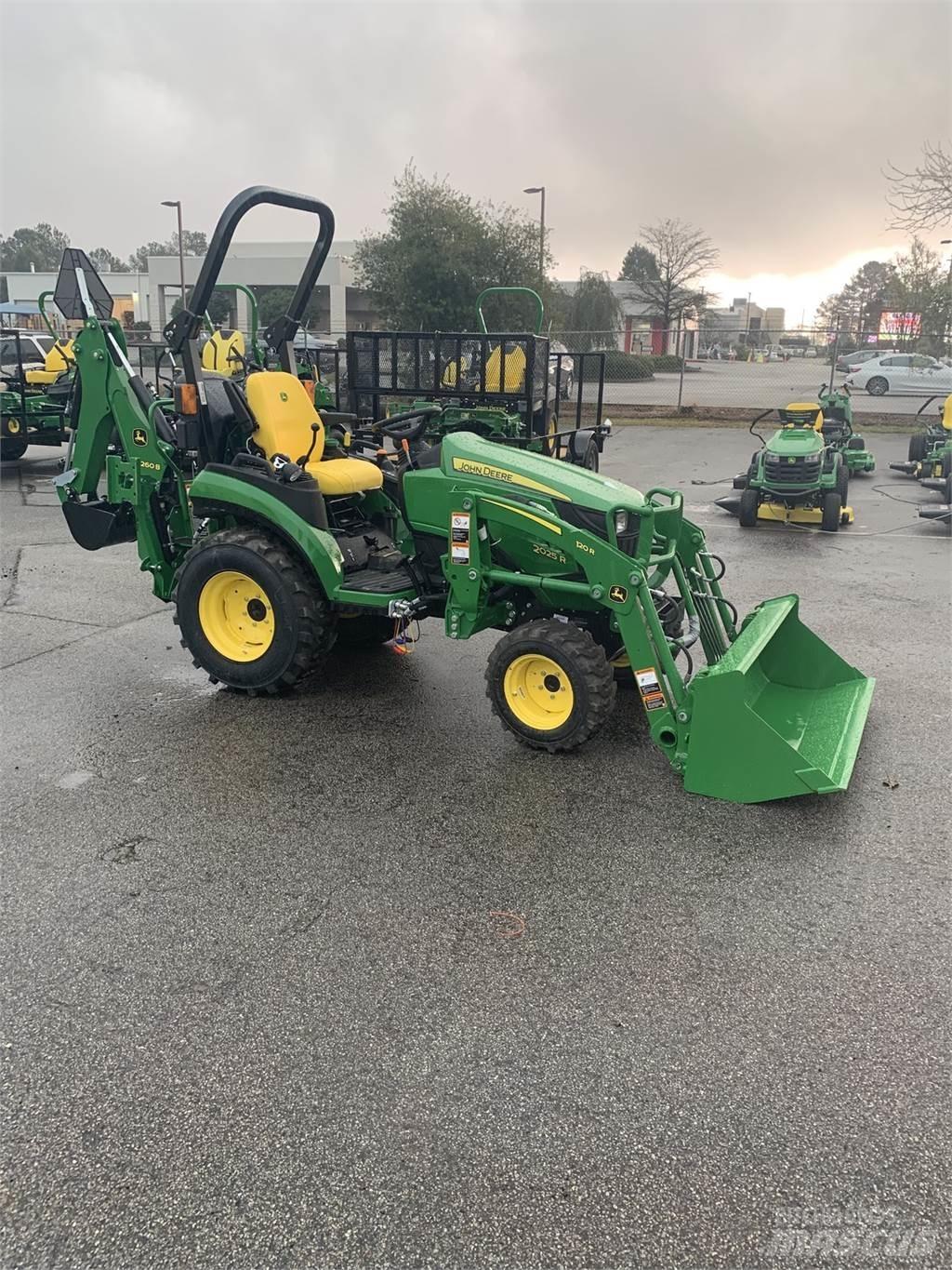 John Deere 2025R جرارات مدمجة