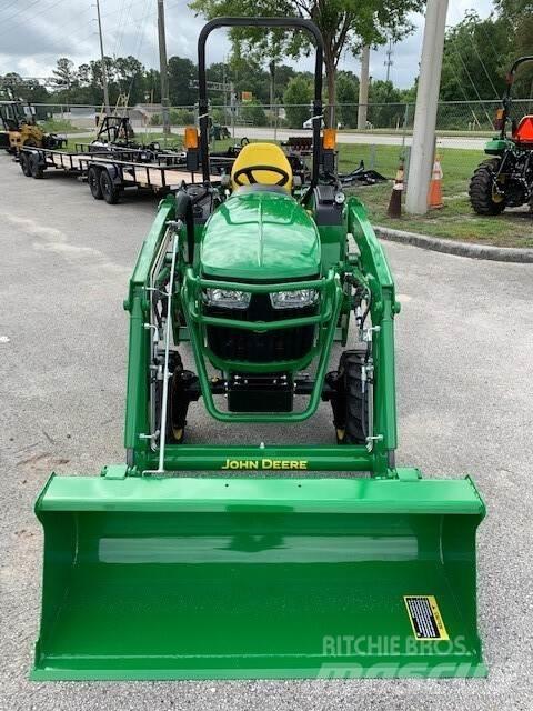 John Deere 2032R جرارات مدمجة