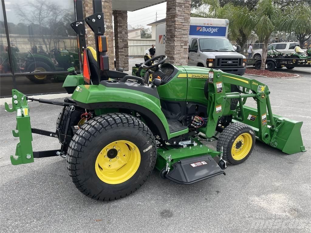 John Deere 2032R جرارات مدمجة