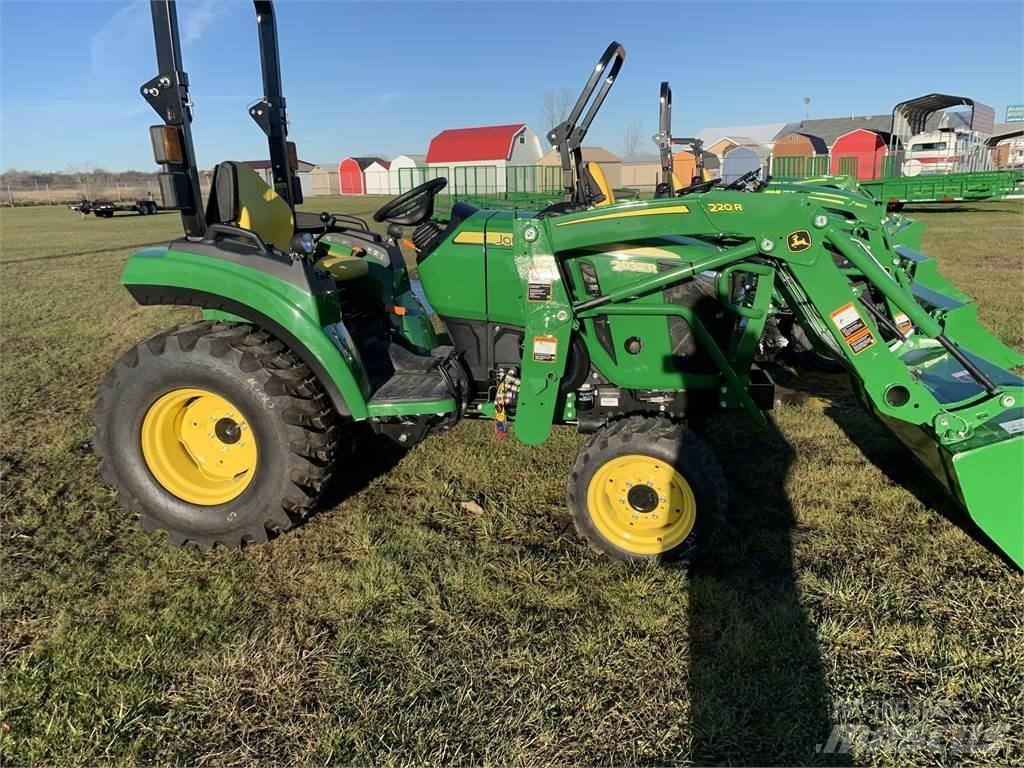 John Deere 2032R جرارات مدمجة