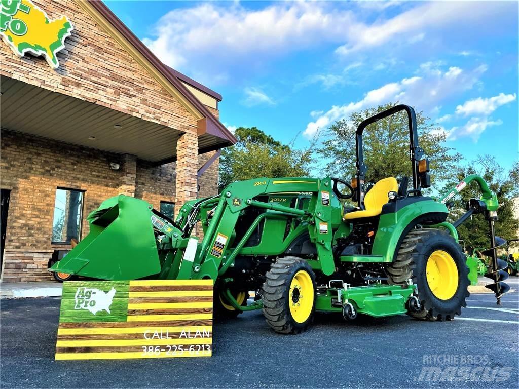 John Deere 2032R جرارات مدمجة