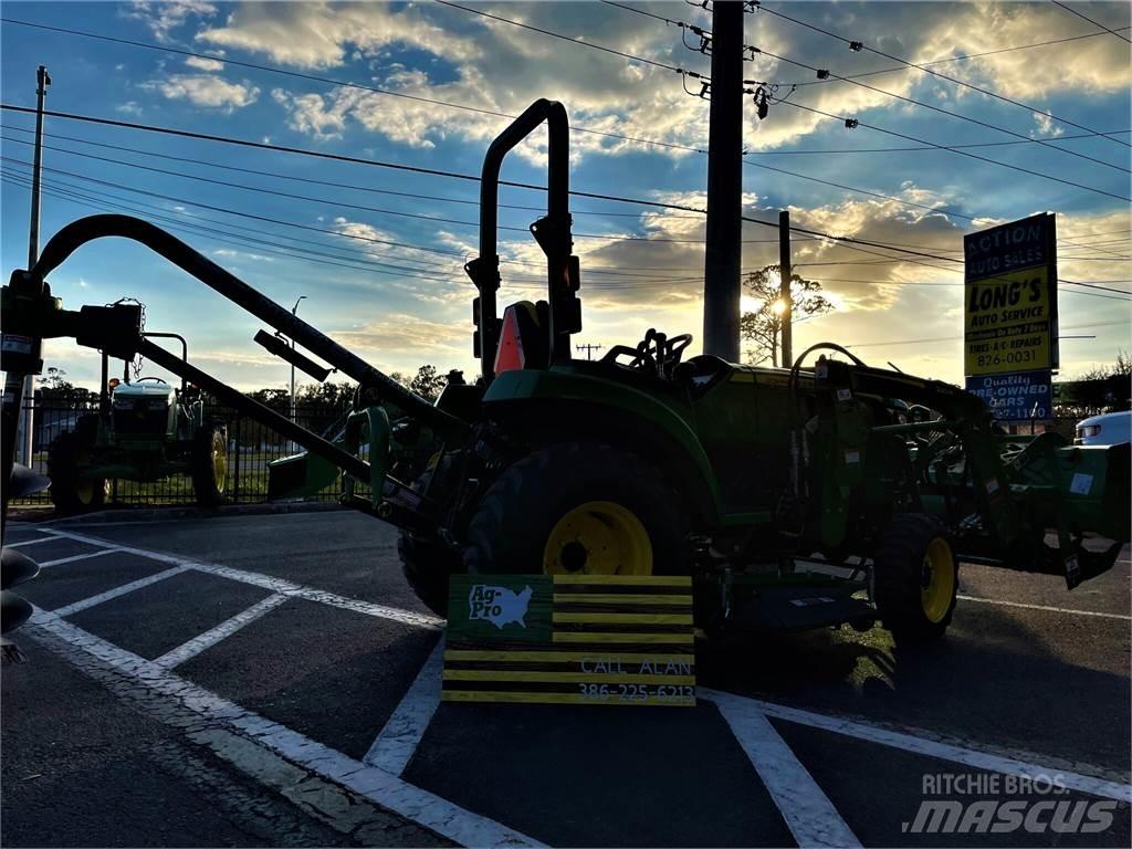 John Deere 2032R جرارات مدمجة