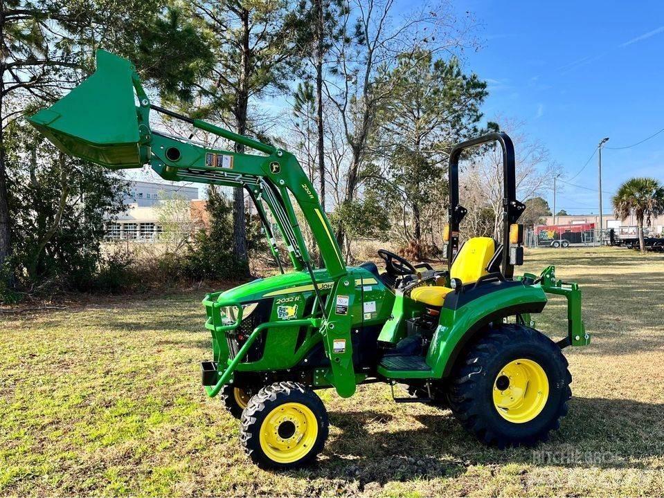 John Deere 2032R جرارات مدمجة