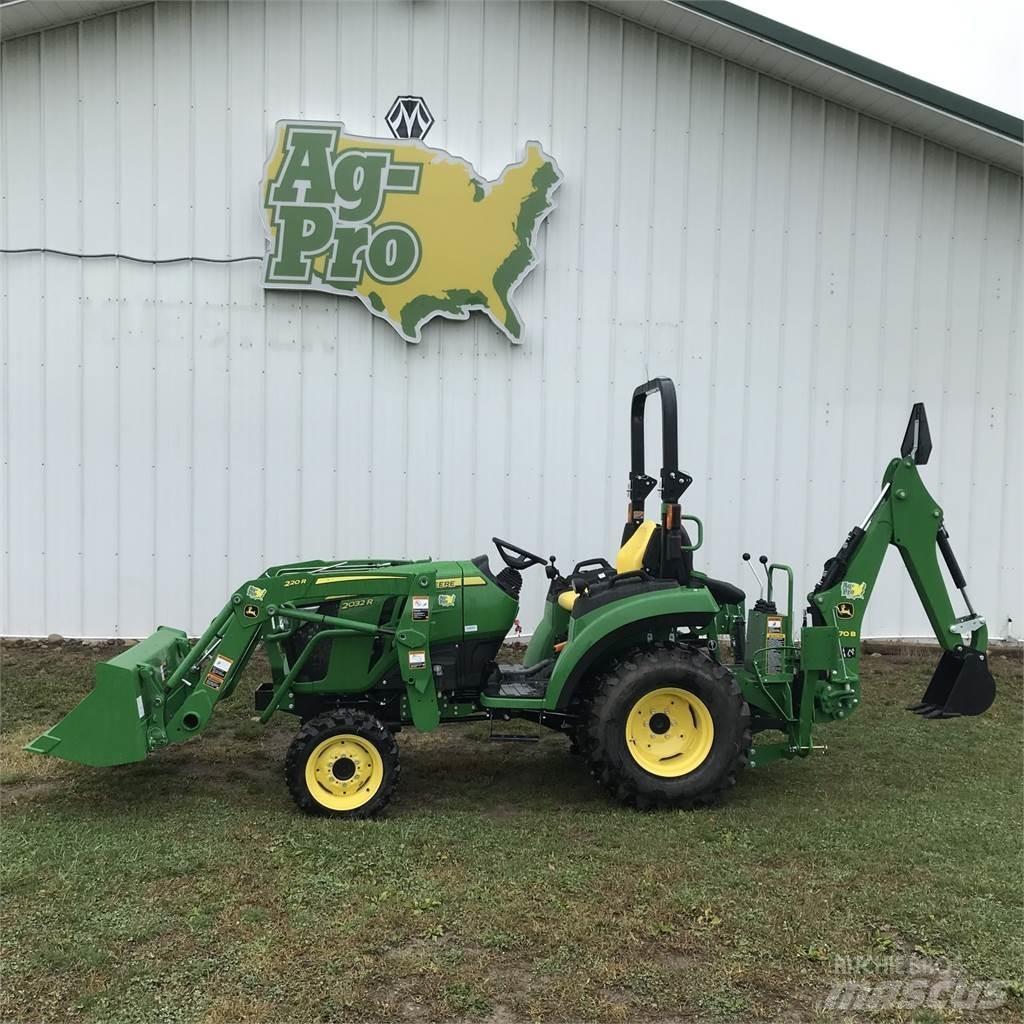 John Deere 2032R جرارات مدمجة
