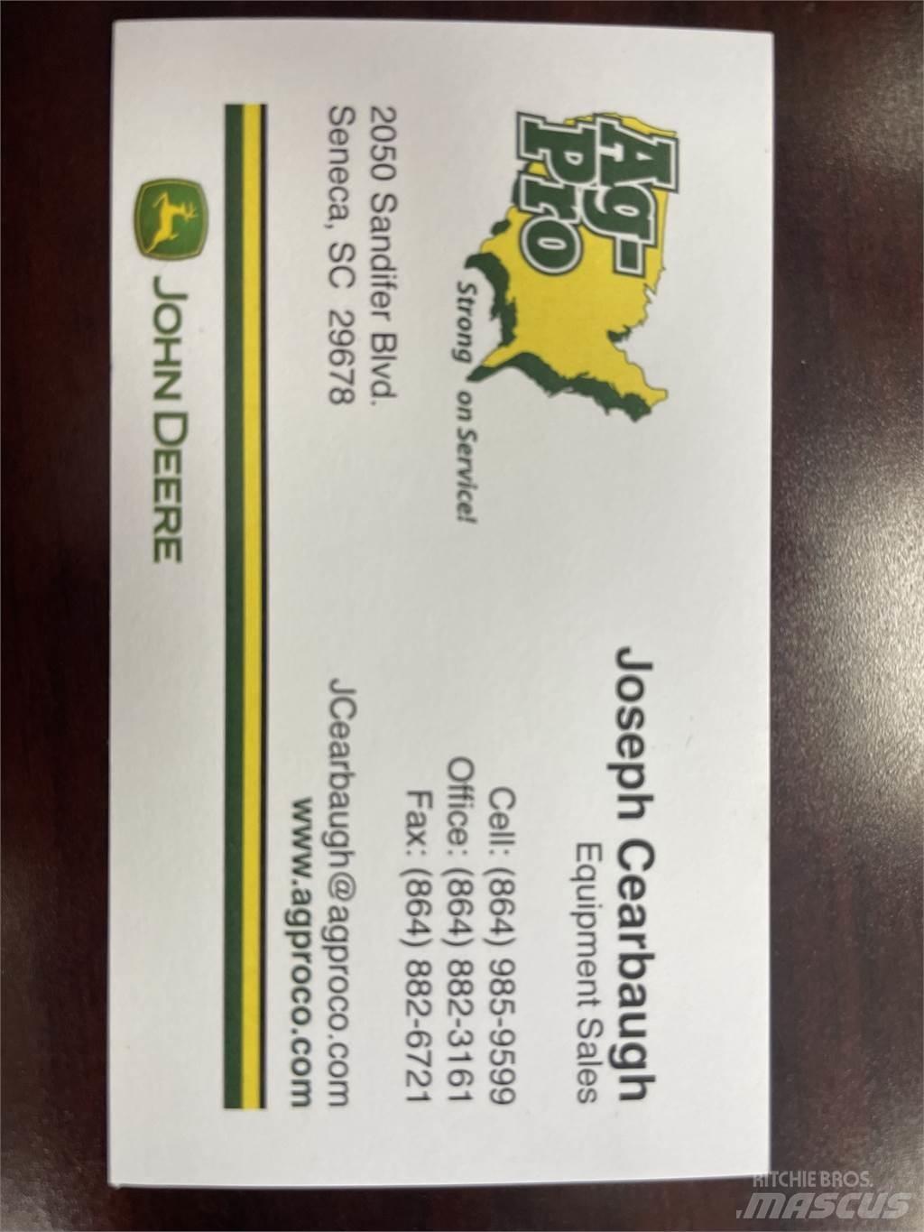 John Deere 2032R جرارات مدمجة