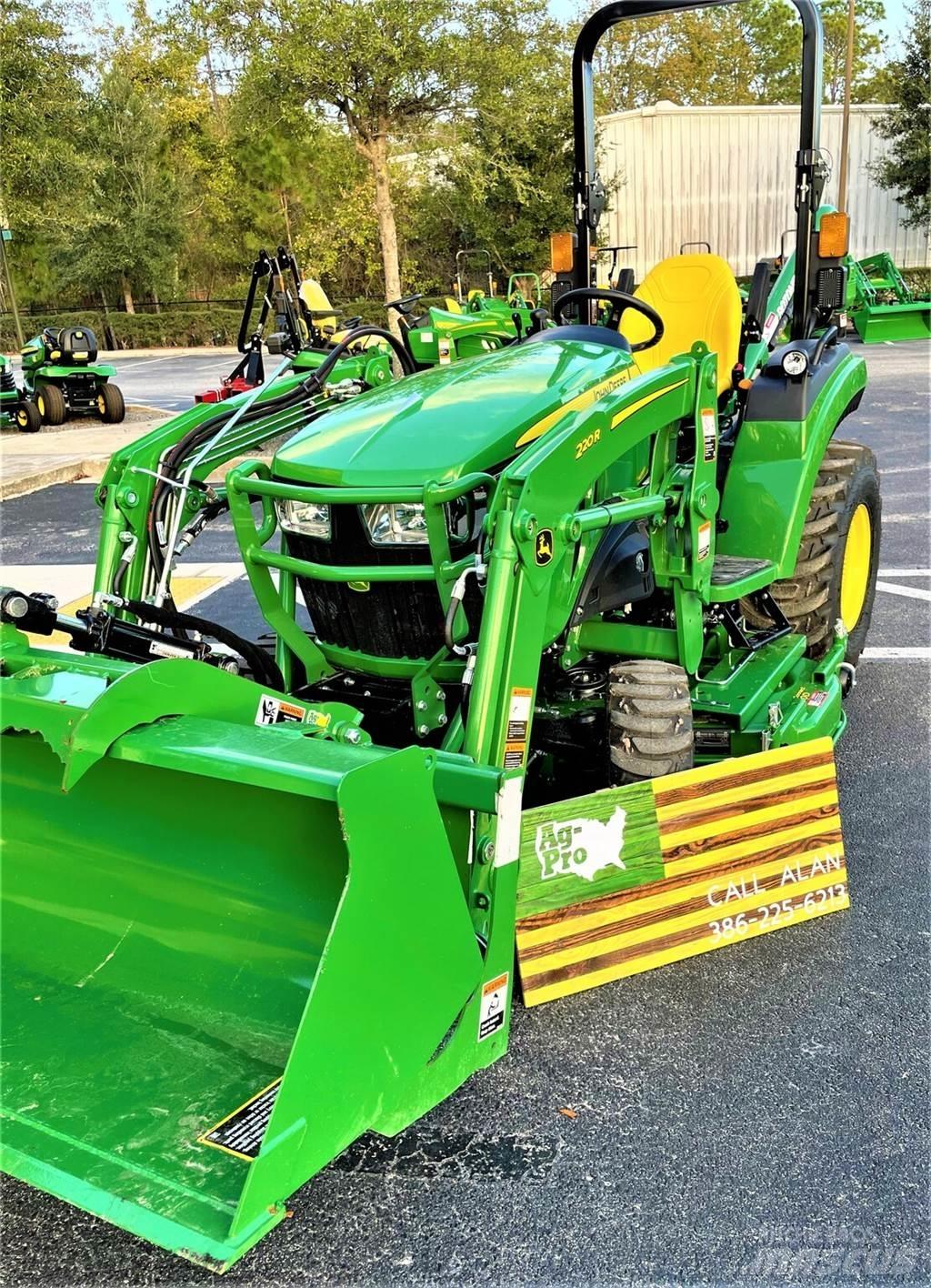 John Deere 2032R جرارات مدمجة