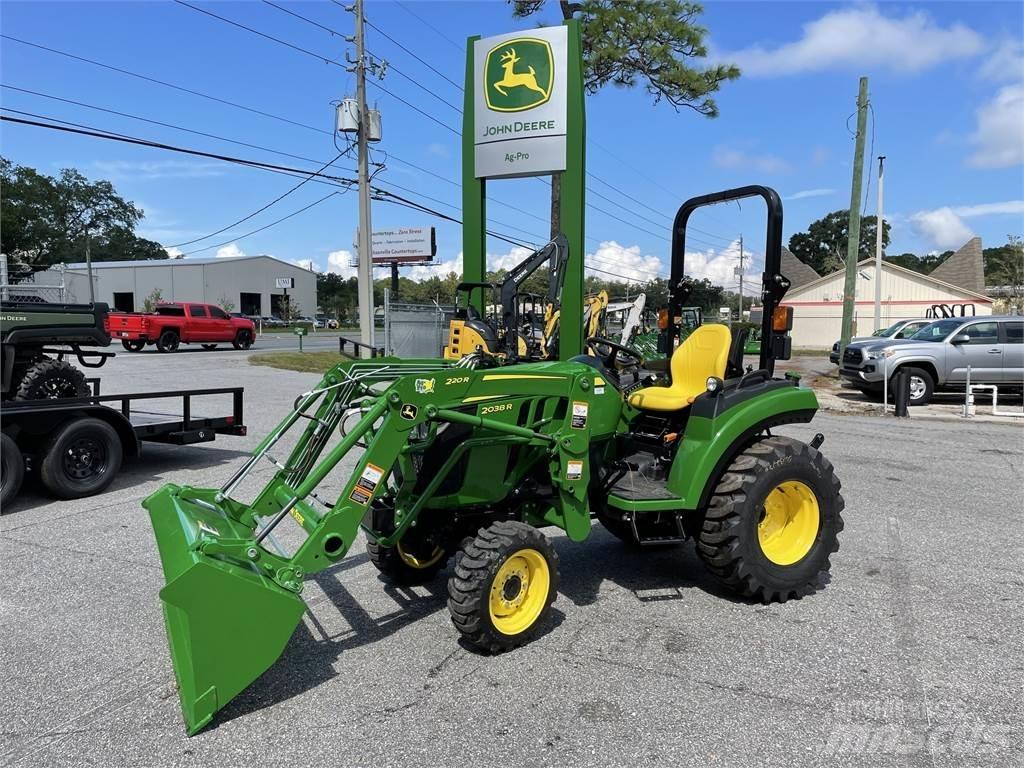 John Deere 2038R جرارات مدمجة