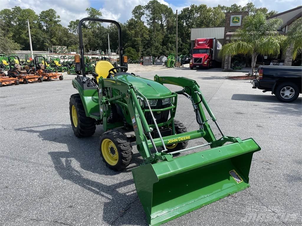 John Deere 2038R جرارات مدمجة