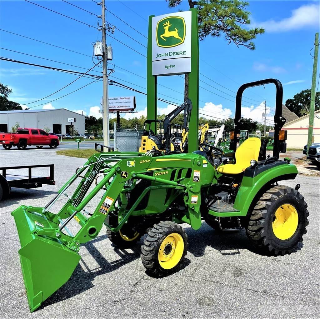 John Deere 2038R جرارات مدمجة