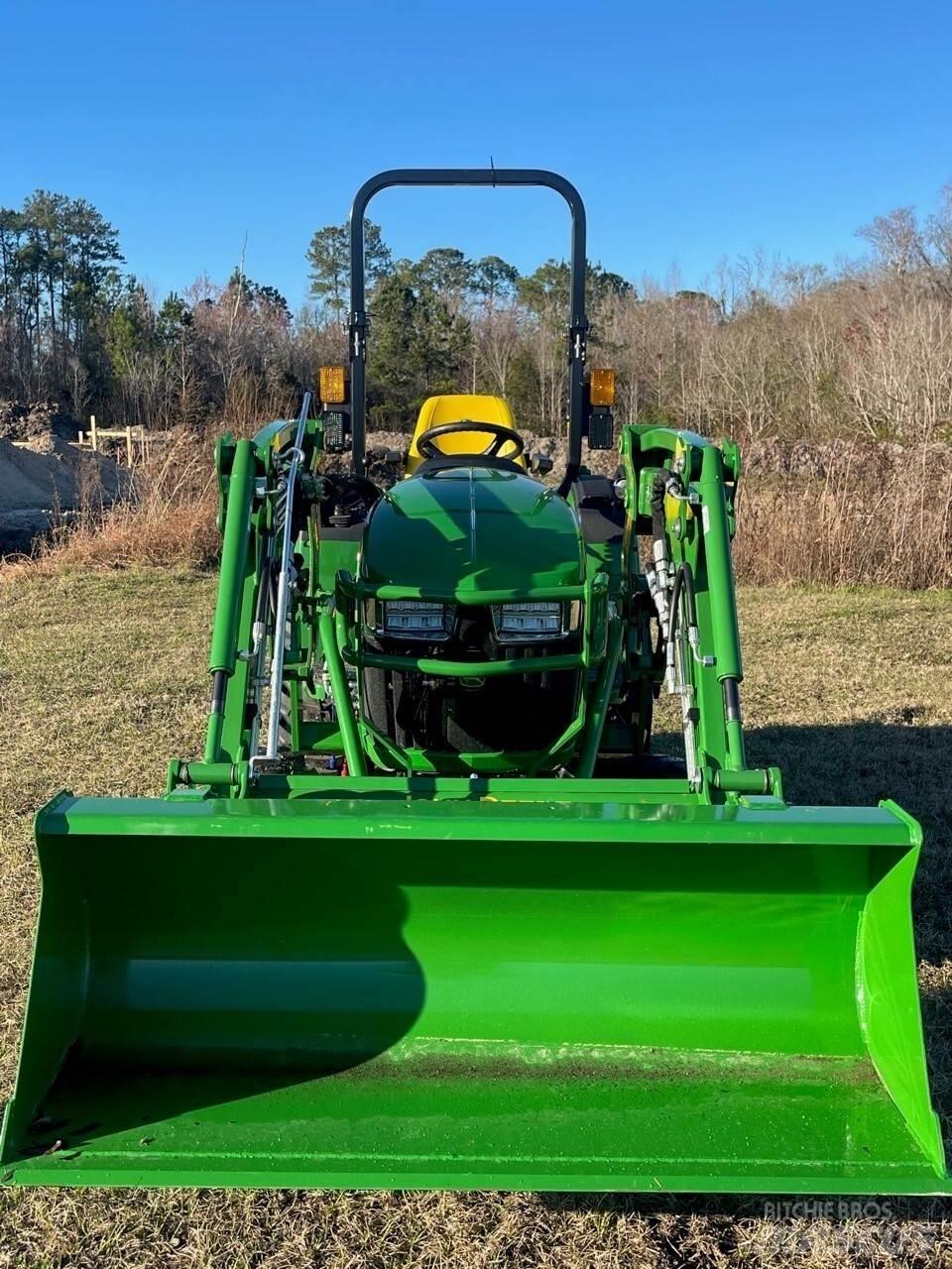 John Deere 2038R جرارات مدمجة