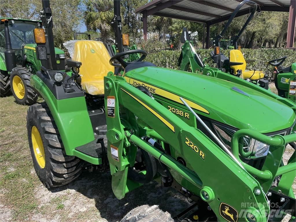 John Deere 2038R جرارات مدمجة
