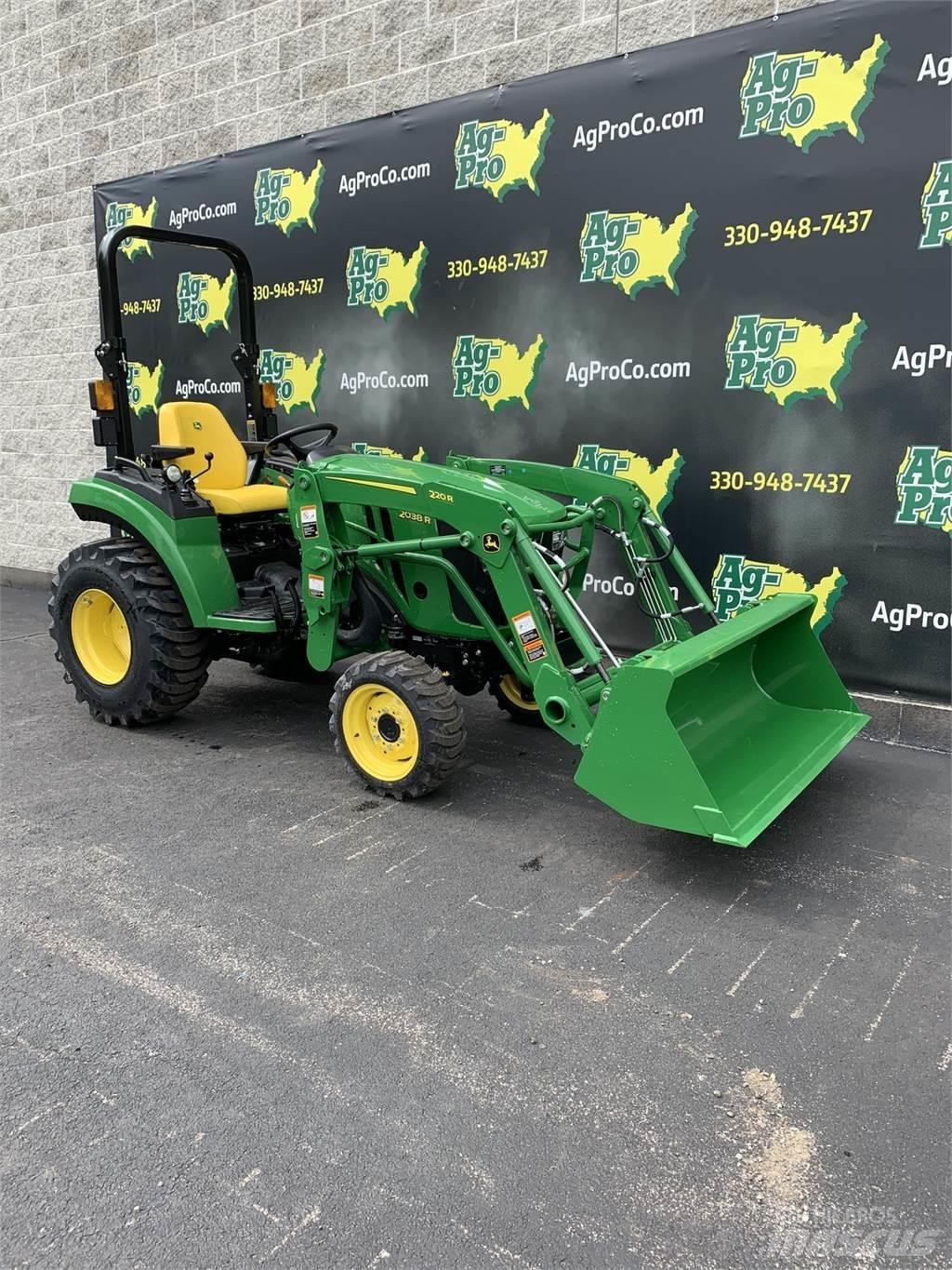 John Deere 2038R جرارات مدمجة