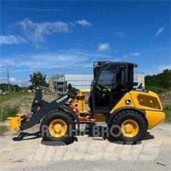 John Deere 204 G لوادر صغيرة