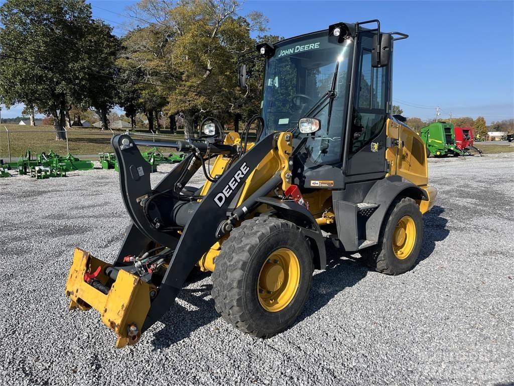 John Deere 244L لوادر صغيرة