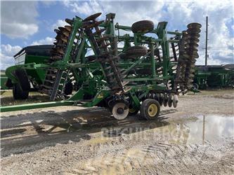 John Deere 2623 زحافات ساحقة