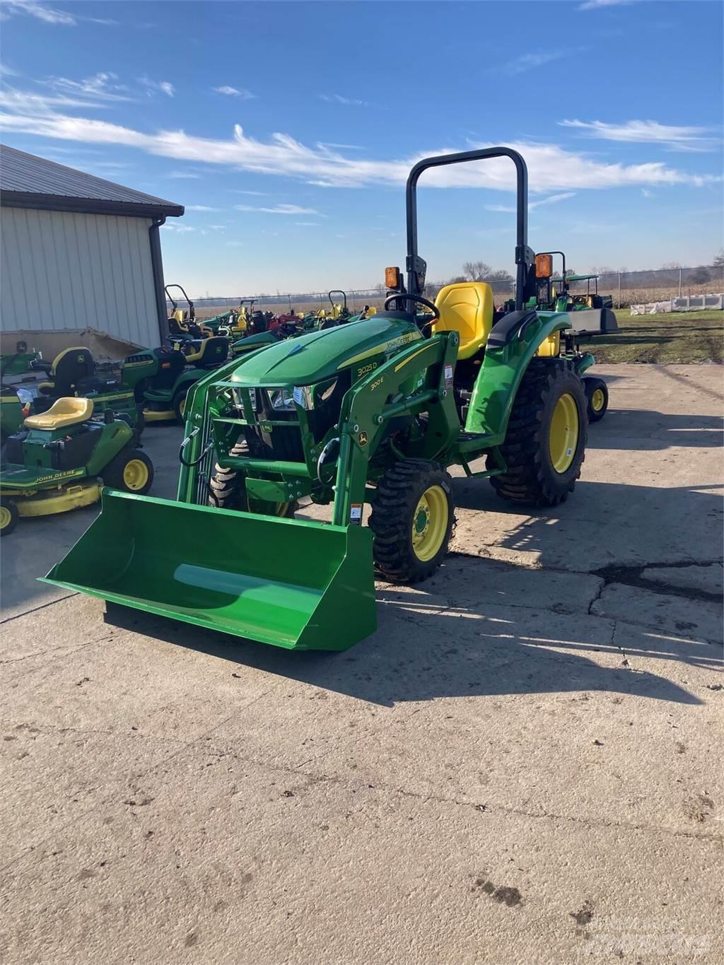 John Deere 3025D جرارات مدمجة