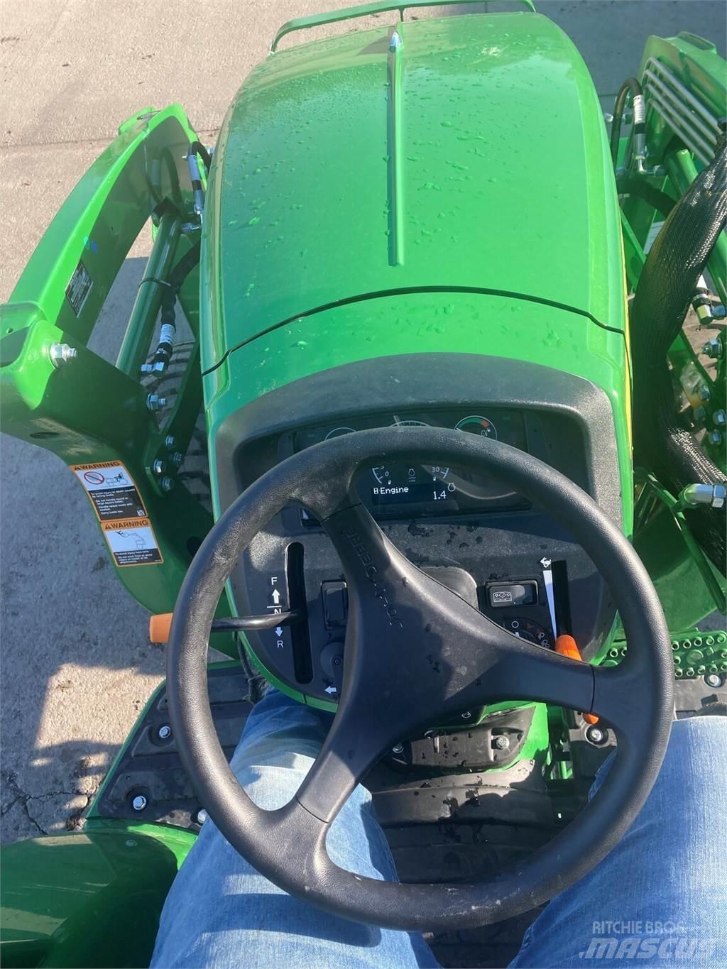 John Deere 3025D جرارات مدمجة