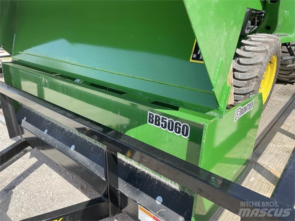 John Deere 3025E جرارات مدمجة