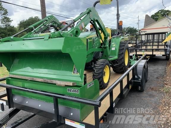 John Deere 3025E جرارات مدمجة