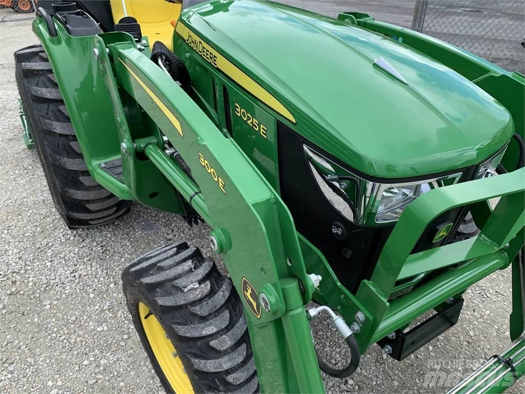 John Deere 3025E جرارات مدمجة