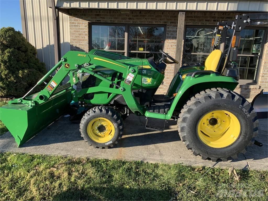 John Deere 3025E جرارات مدمجة