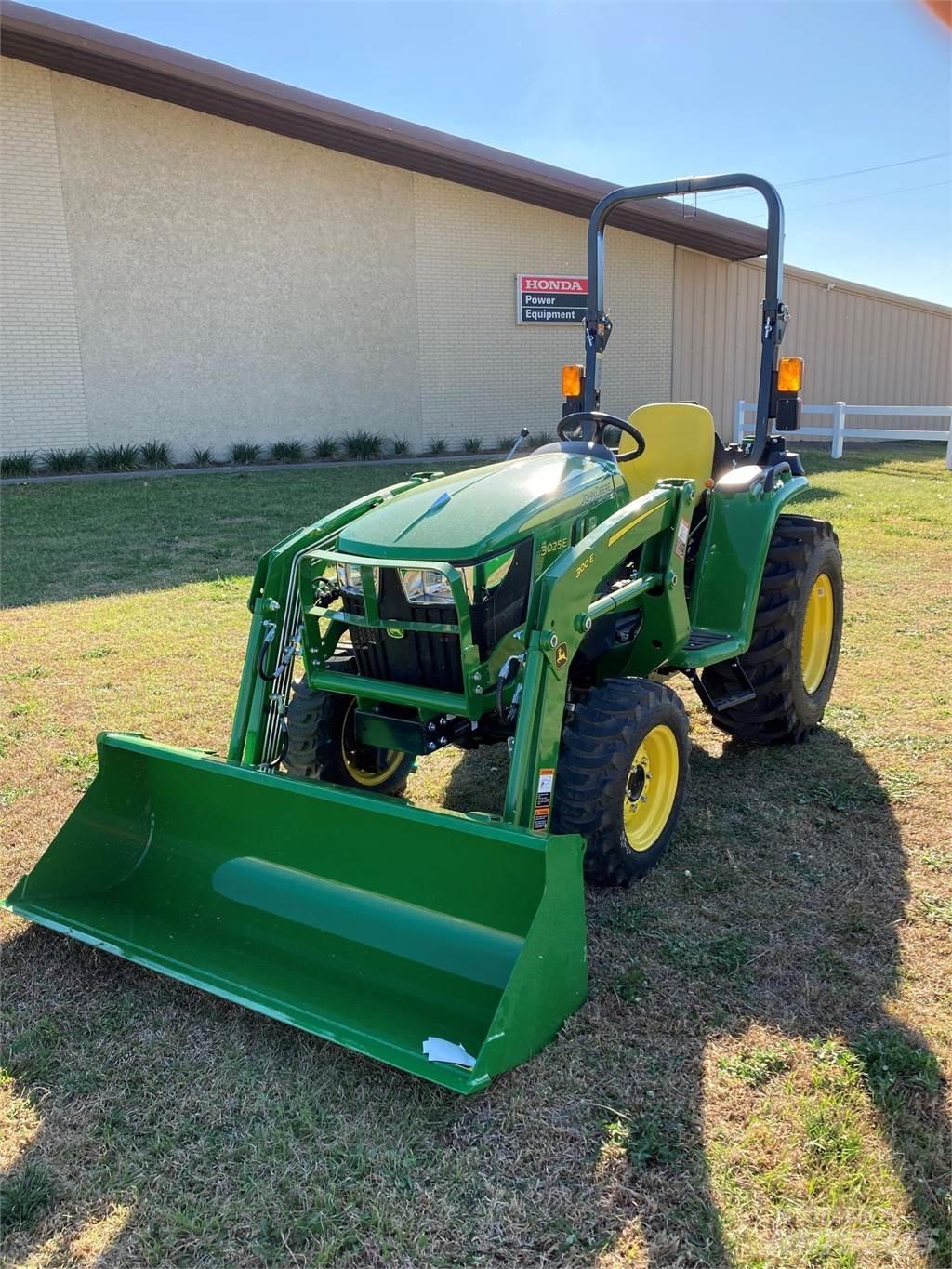 John Deere 3025E جرارات مدمجة