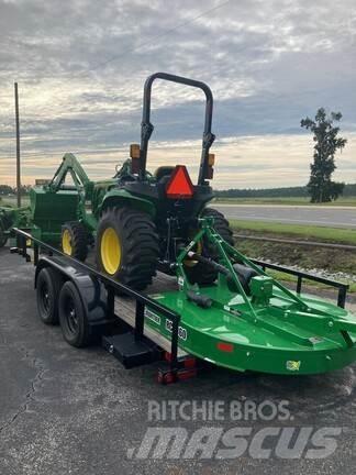 John Deere 3025E جرارات مدمجة