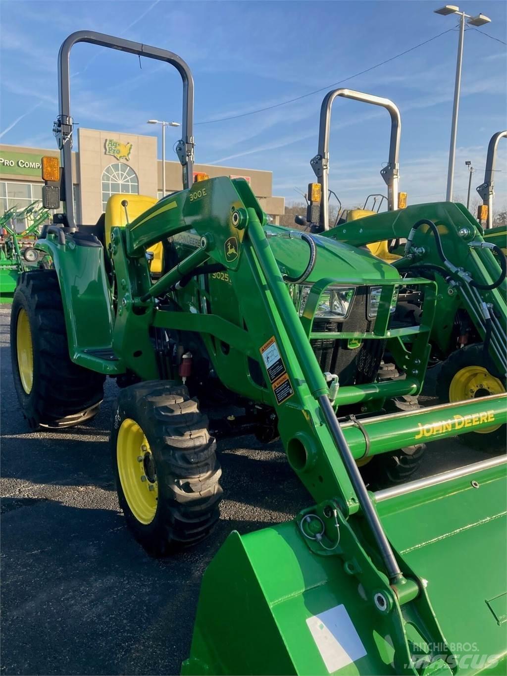 John Deere 3025E جرارات مدمجة