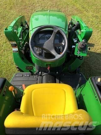 John Deere 3032E جرارات مدمجة