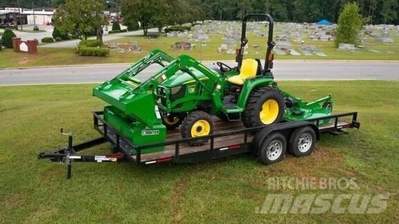 John Deere 3032E جرارات مدمجة