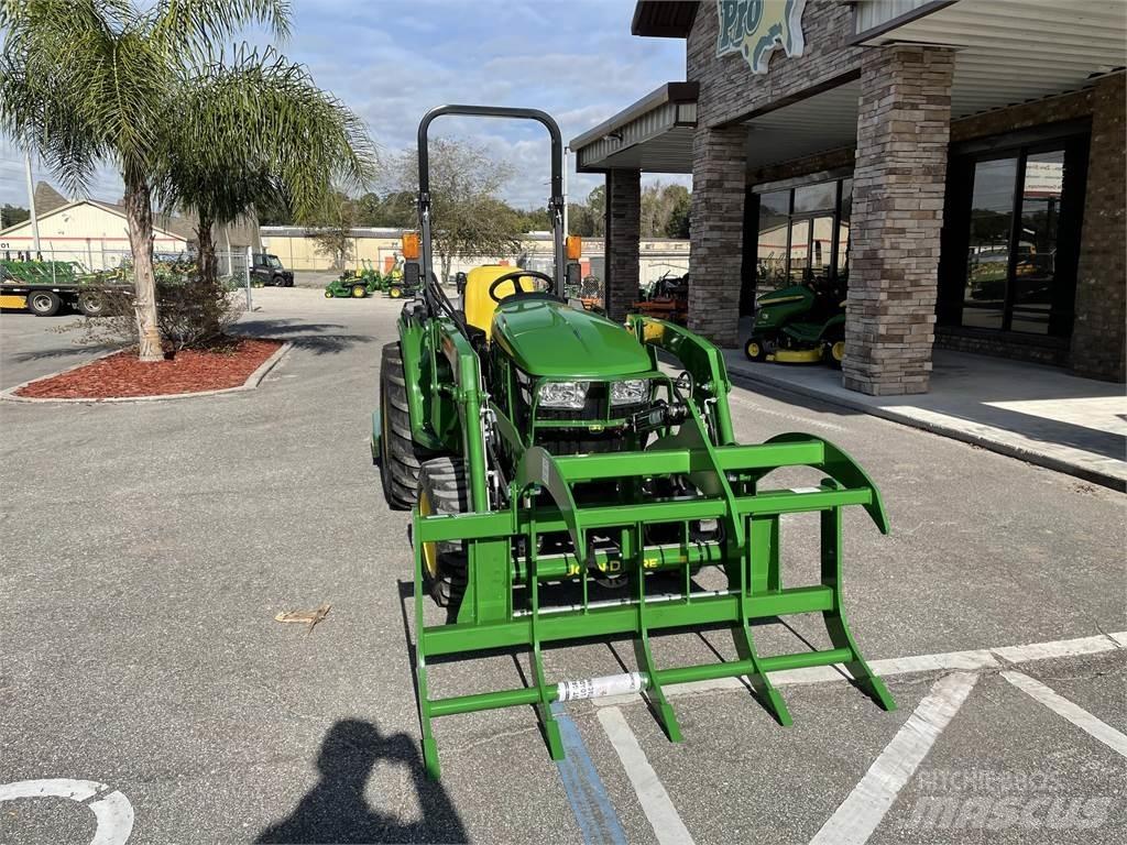 John Deere 3032E جرارات مدمجة
