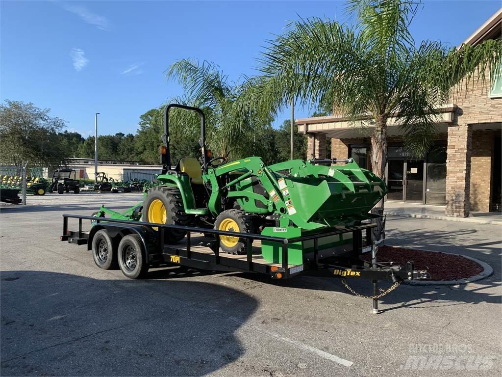 John Deere 3032E جرارات مدمجة