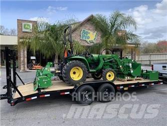 John Deere 3032E جرارات مدمجة
