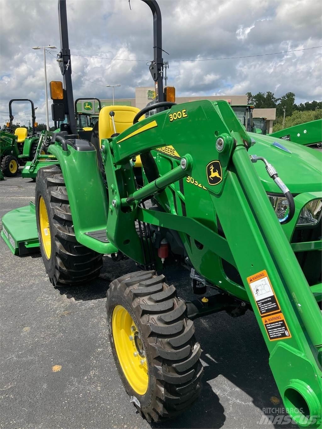 John Deere 3032E جرارات مدمجة