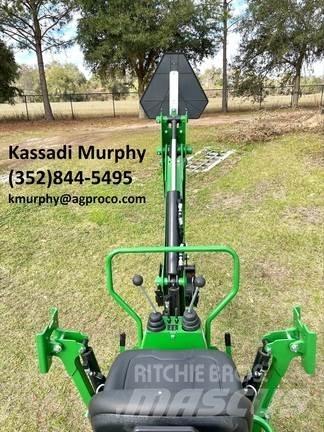 John Deere 3032E جرارات مدمجة