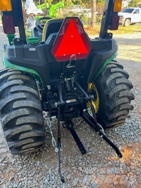 John Deere 3032E جرارات مدمجة
