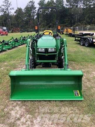John Deere 3038E جرارات مدمجة