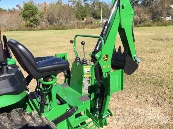 John Deere 3038E جرارات مدمجة