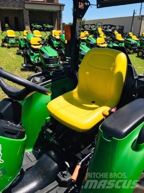 John Deere 3038E جرارات مدمجة