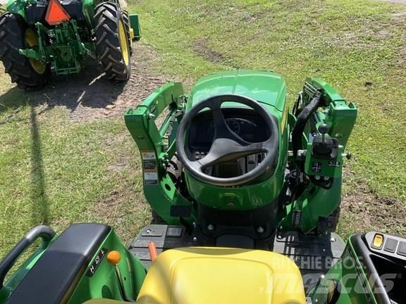 John Deere 3038E جرارات مدمجة