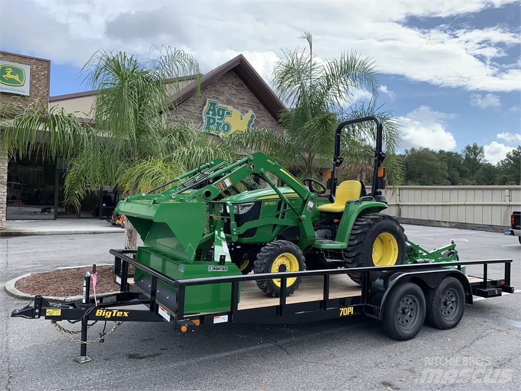 John Deere 3038E جرارات مدمجة