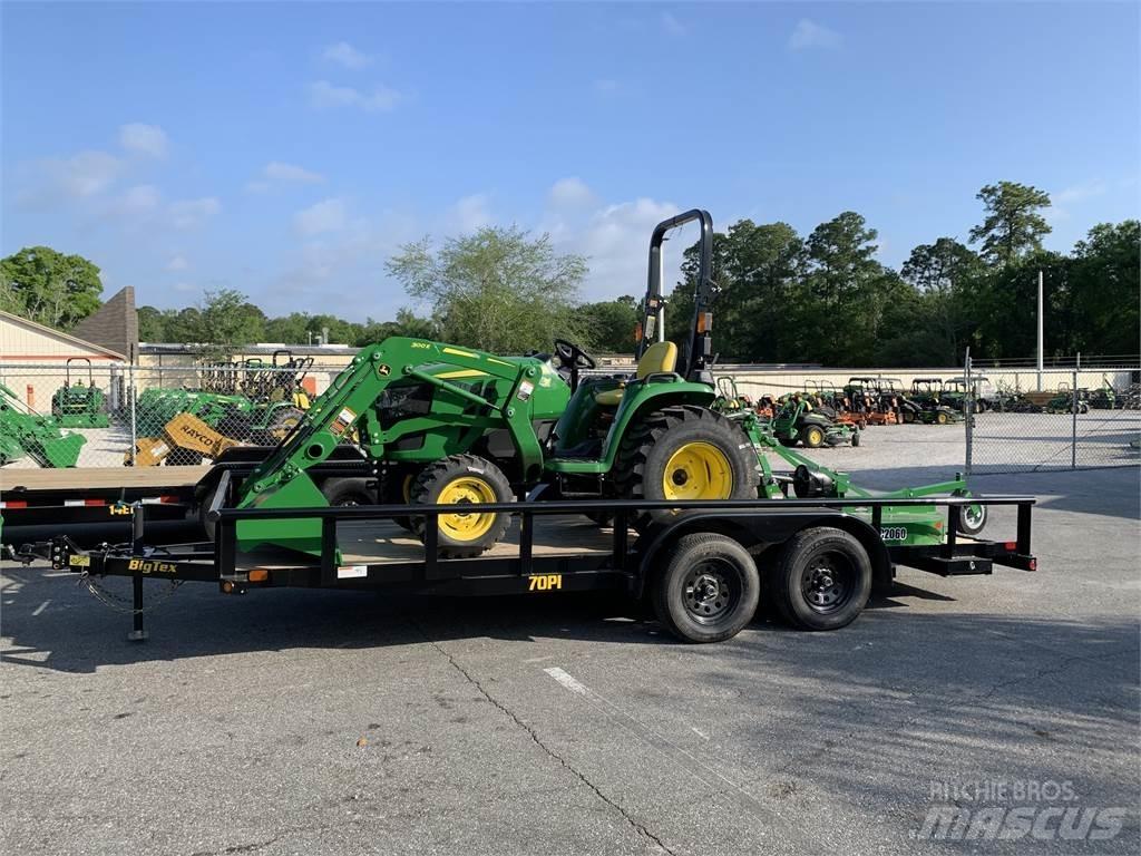 John Deere 3038E جرارات مدمجة