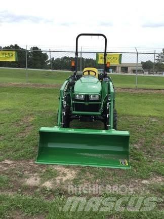 John Deere 3038E جرارات مدمجة