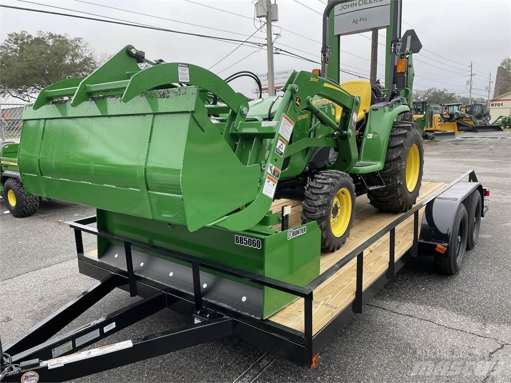 John Deere 3038E جرارات مدمجة