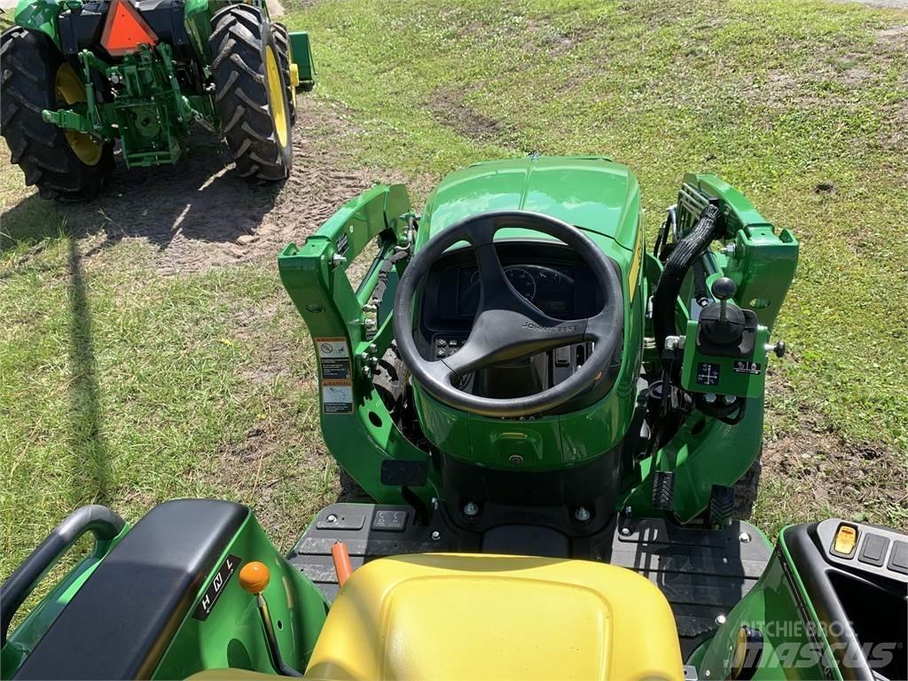 John Deere 3038E جرارات مدمجة
