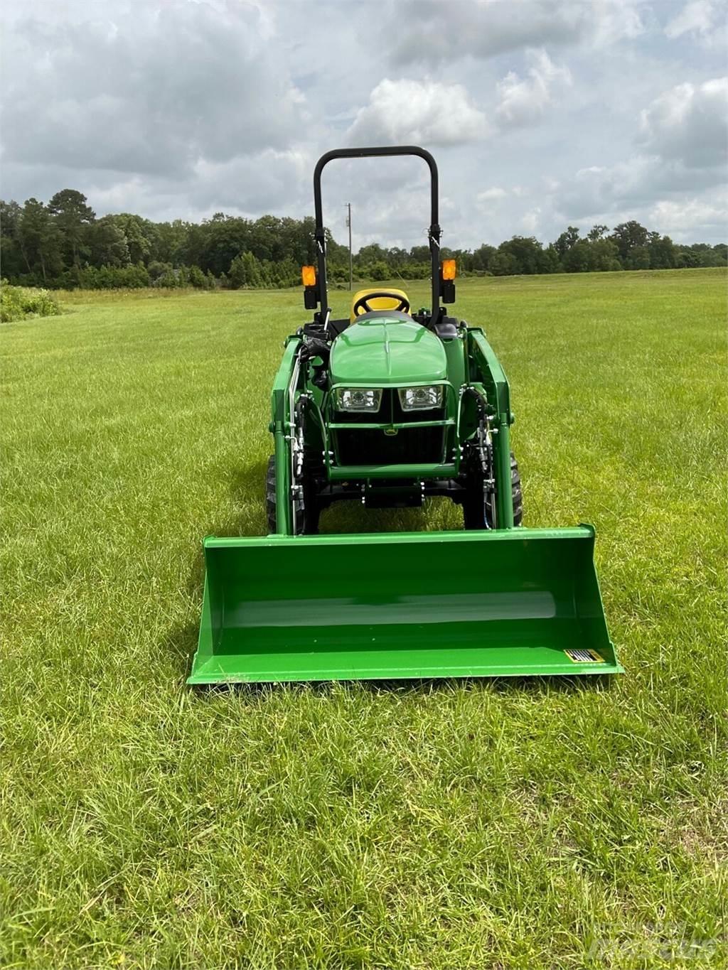 John Deere 3038E جرارات مدمجة