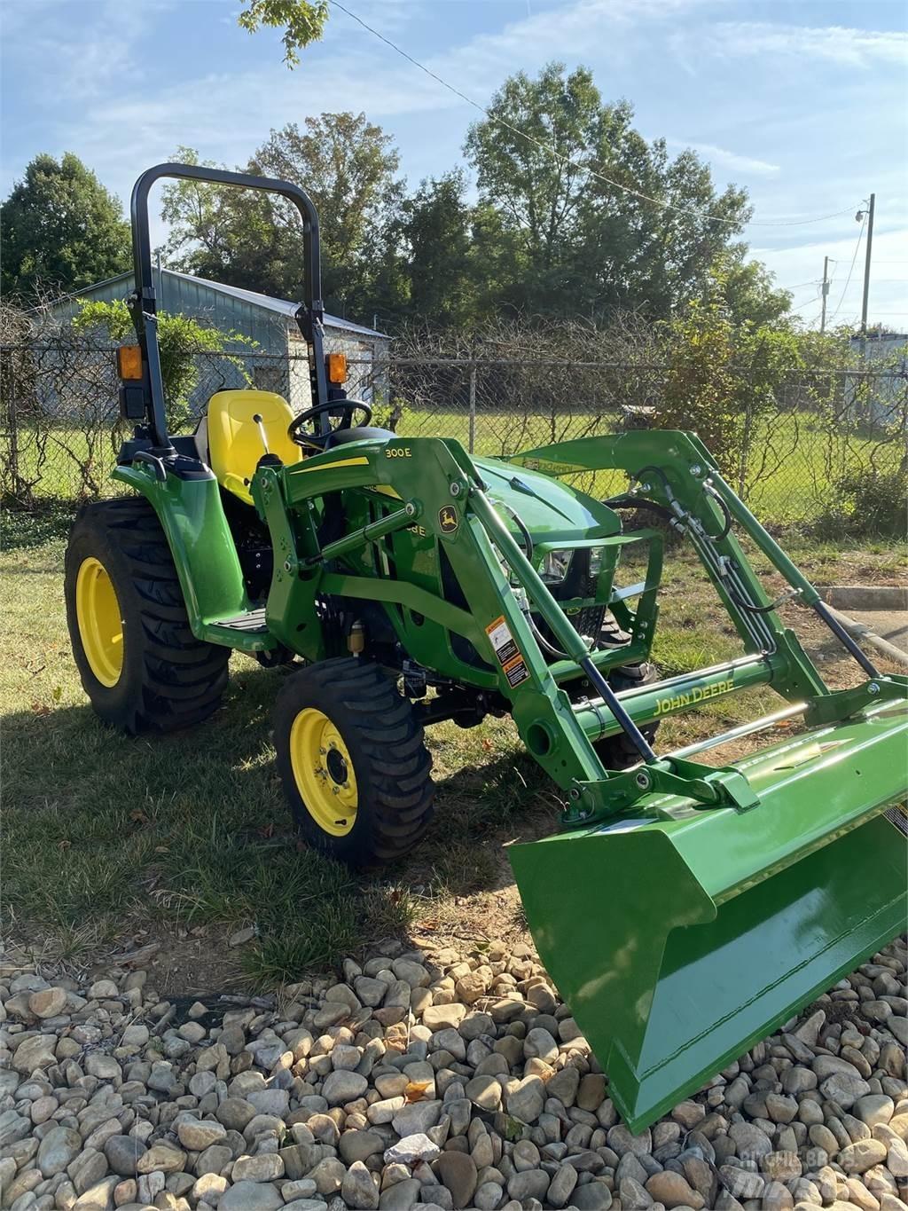 John Deere 3038E جرارات مدمجة