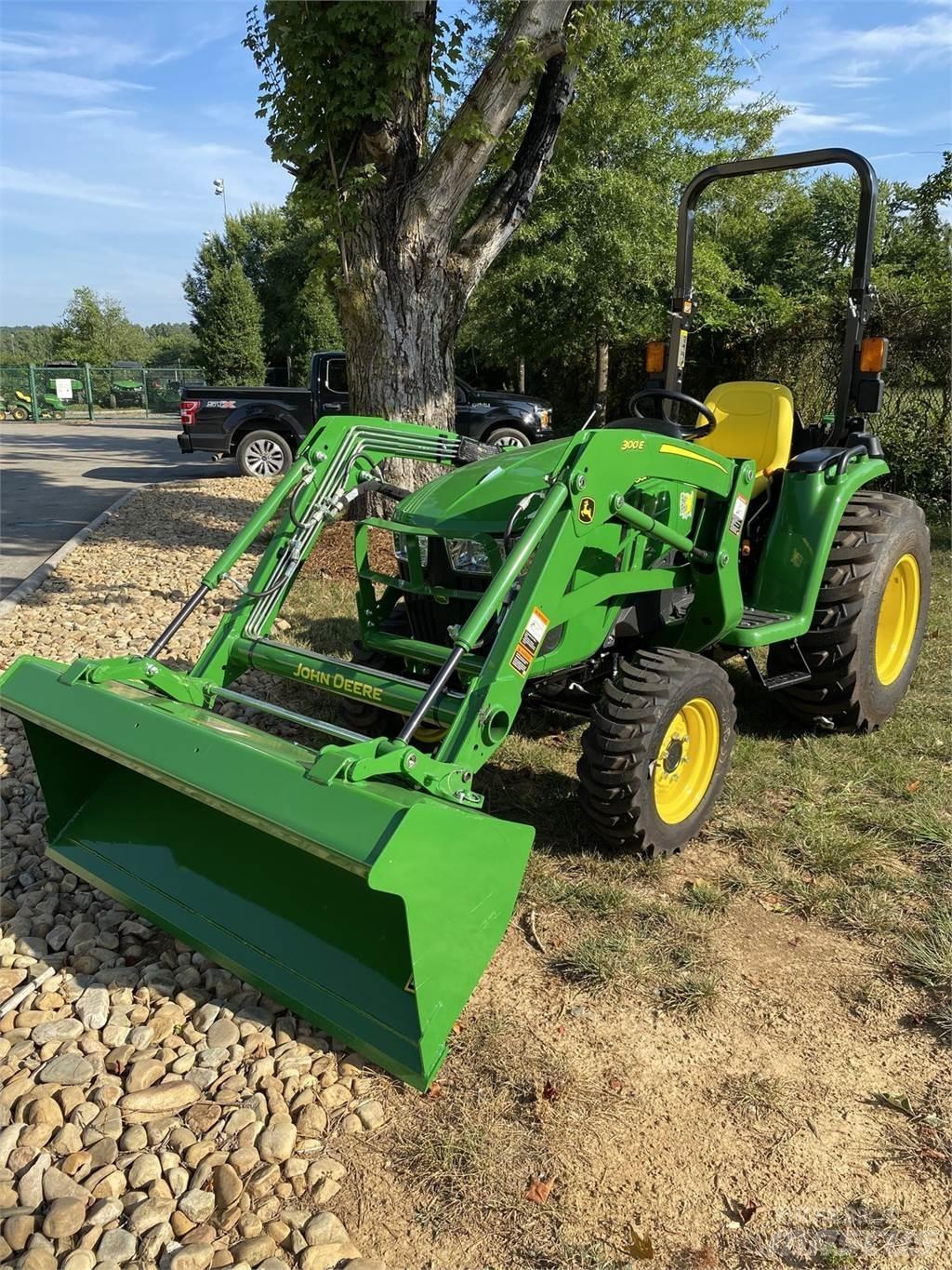 John Deere 3038E جرارات مدمجة